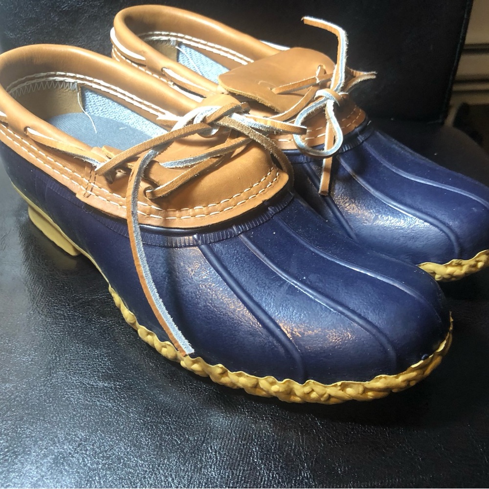 L.L. Bean Boots Womens Blue Tan Bottoms Duck Boot Gum Sole Rain Boots Size 9N